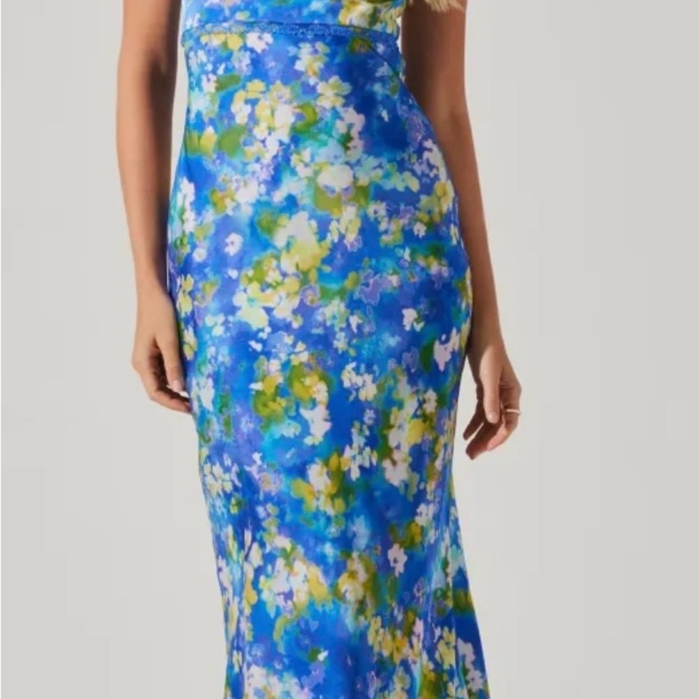 ASTR Blue Floral Midi Dress - Picture 2 of 8